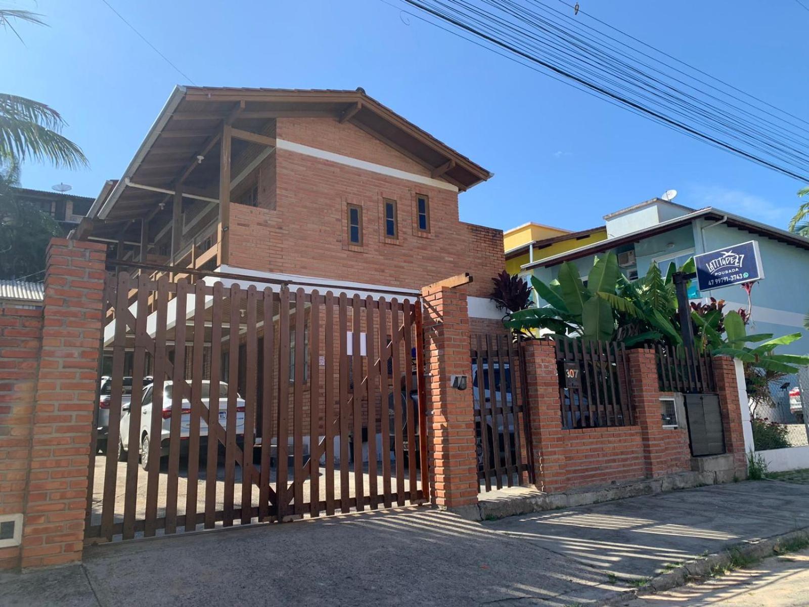 Pousada Latitude 27 Bombinhas Exterior foto